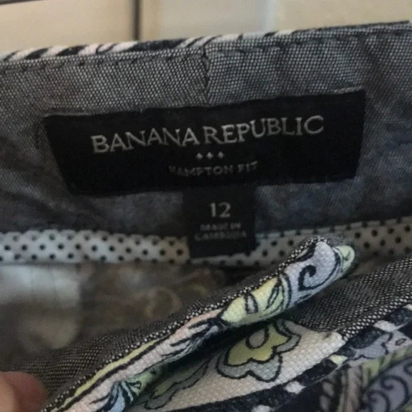 - Banana Republic paisley shorts in blue size 12 - Picture 5 of 9